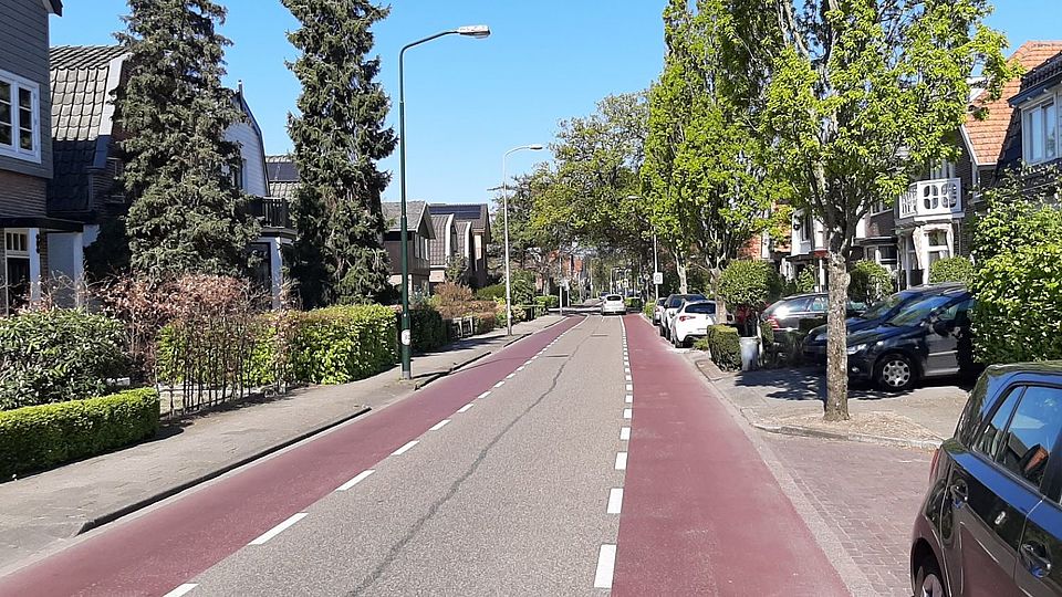 Foto: Kerkelaan tussen Kennemerstraatweg en Heerenweg